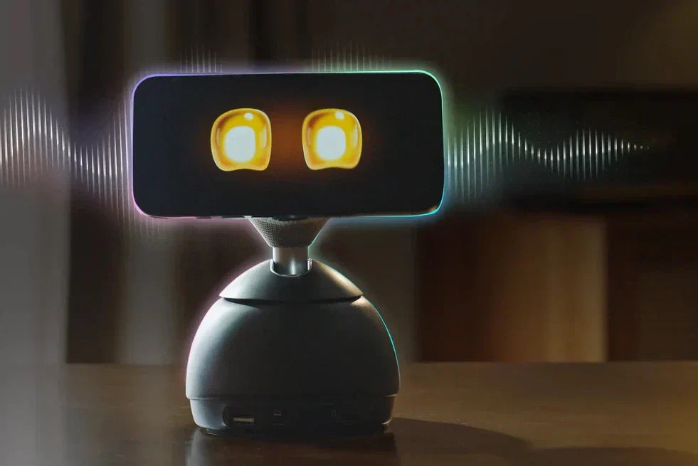 LOONA DeskMate desktop AI companion for work